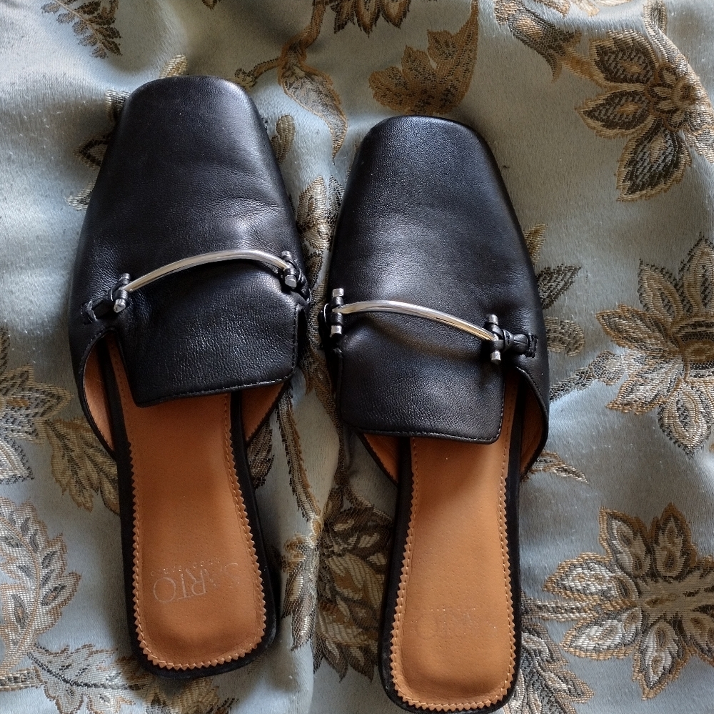 Black Franco Sarto flatts size 7.5